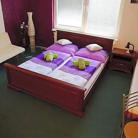 Hostel Humpolec Vandrarhem *